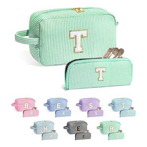 Trousse de Toilette Compacte et Élégante Vert Clair pour Événements Extérieurs et Stades - Product Image 6