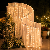 Support de toile de fond incurvé en fer blanc moderne en forme de S, robuste et personnalisé, pour réception de mariage, photomaton et décoration de fête