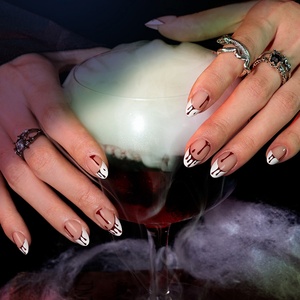 BTArtbox Kit de faux ongles réutilisables avec colle, en gros, forme amande, Halloween, en gel souple, French manucure effet sang, à coller, à presser - Product Image 1