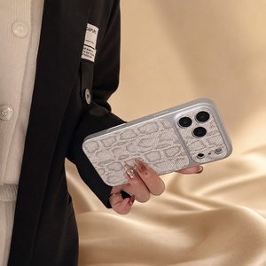 เคสโทรศัพท์กันกระแทกหนังงูสำหรับ iPhone พร้อมโลโก้แบบกำหนดเอง - Product Image 4