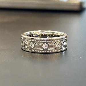 Anello di Fidanzamento F1457 in Oro Bianco con Diamante Taglio Brillante Rotondo Colore D Naturale e Pietre Laterali - Product Image 6