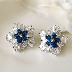 Orecchini a Forma di Fiocco di Neve per Donne, Orecchini Invernali con Pietre Scintillanti, Gioielli alla Moda, Regalo Carino, Vendita all'Ingrosso - Product Image 1