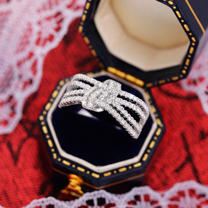 Anello a Strati con Fiocco Elegante per Donne, Gioiello da Dito alla Moda - Product Image 6