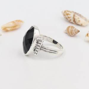 Bague en argent sterling pour homme avec sertissage de pierres précieuses en onyx noir pour mariage ou cadeau de fête pour lui - Product Image 2