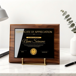Cornice <span class=keywords><strong>in</strong></span> <span class=keywords><strong>Legno</strong></span> di Noce con Cristallo Nero Lucido di Lusso, Personalizzabile con Nome Inciso al Laser per Eventi Scolastici e Aziendali - Product Image 6