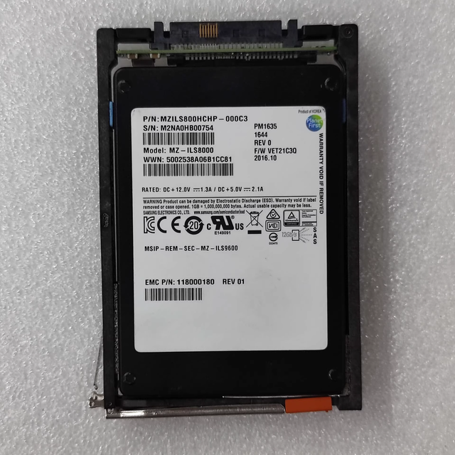 EMC MZILS800HCHP-000C3 005052156 Server SAS 6Gb/s 800GB 2.5 Inch Solid State Drive Internal Storage Device Used