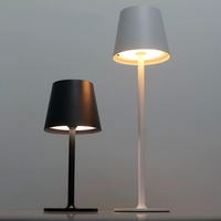 Lampe de bureau LED moderne et simple en métal, alimentée par batterie, avec lampe de table ronde pour la chambre à coucher, la lecture au lit