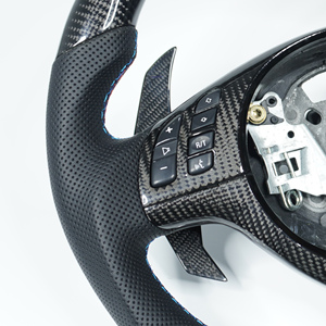 Volante de fibra de carbono personalizado privado con paleta de cambio y cuero perforado para BMW 3 Series M3 E46 E39 E53 330ci <span class=keywords><strong>325i</strong></span> - Product Image 4