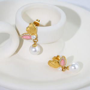 Pendientes de Moda con Forma de Mariposa en Acero Inoxidable Chapado en Oro de 18K para Mujer, Diseño Dulce y Lujoso, Regalo Ideal - Product Image 3