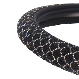 Capa de Volante Inspirada em Escamas de Peixe com Strass, Acessório Decorativo Universal para Carro, Antiderrapante - Product Image 3