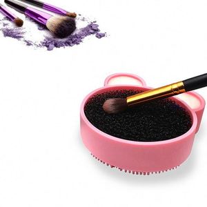 Caja de Limpieza para Brochas de Maquillaje, Esponja y Tapete Limpiador de Brochas 2 en 1 - Product Image 2