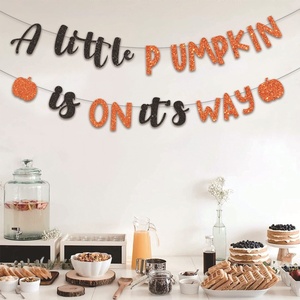 Striscione a Forma di Zucca per il Ringraziamento, Decorazione per Feste con Design 'A Little Pumpkin Is on Its Way' - Product Image 4