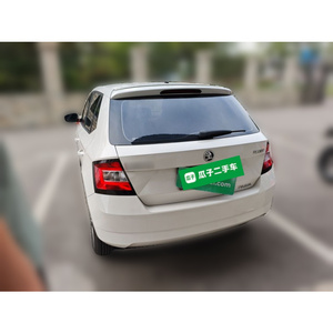 Guazi <span class=keywords><strong>Skoda</strong></span> <span class=keywords><strong>Fabia</strong></span> 2015 Berline d'<span class=keywords><strong>occasion</strong></span> Essence <span class=keywords><strong>Automatique</strong></span> Berline Exécutive Traction Avant Blanche Stock en Gros pour Importateurs Prêt à l'emploi - Product Image 2
