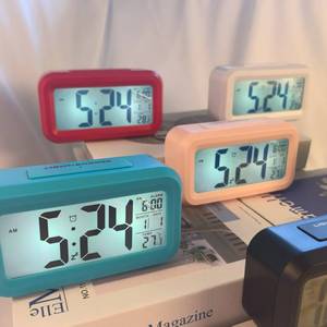 Reloj despertador de escritorio LED moderno inteligente con pantalla <span class=keywords><strong>LCD</strong></span> Digital grande de temperatura y reloj despertador decorativo para niños decoración de oficina en casa - Product Image 4