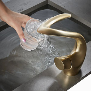 Grifo <span class=keywords><strong>de</strong></span> <span class=keywords><strong>Lavabo</strong></span> Monomando <span class=keywords><strong>de</strong></span> Lujo Moderno para Baño, <span class=keywords><strong>de</strong></span> Latón Cromado, con Válvula Cerámica para Agua Fría y Caliente, para Montaje en Encimera - Product Image 3