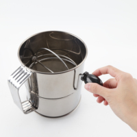 Outils de cuisson à bon usage Outils de cuisson professionnels à manivelle de 8 tasses Tamis à farine en acier inoxydable