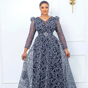 Robe de soirée noire pour femmes Printemps Automne Nouvelles dames Exquisite Fleurs brodées Manches longues Col en V Maille élégante Robe Maxi