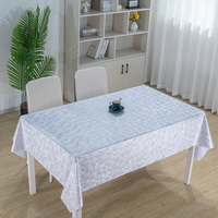 Nappe rectangulaire en PVC imprimé effet nacre irisée champagne, facile à nettoyer
