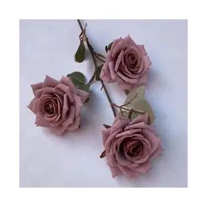 โรงงานขายส่งดอกไม้แต่งงานผ้าไหมวินเทจดอกกุหลาบสีชมพู3หัวธีมสีม่วงงานแต่งงาน