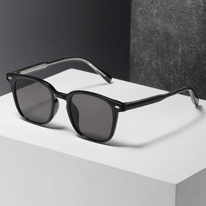 Nouvelles lunettes de soleil carrées pour hommes, monture noire en PC, protection UV400, pour la conduite en extérieur, transmittance classe 2 - Product Image 2