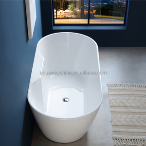 Baignoire autoportante élégante en blanc brillant, baignoire ovale minimaliste alignée sur le mur - Product Image 2