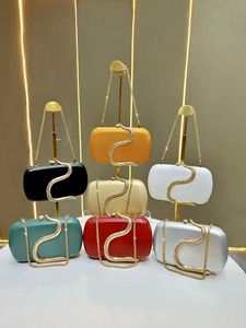 กระเป๋าถือหนัง PU ขนาดเล็ก ปี 2026 กระเป๋าคลัทช์สำหรับงานแต่งงาน งานกลางคืน สายสะพายโซ่ กระเป๋าสะพายไหล่ลำลอง กระเป๋าถือแบบสะพายข้างสำหรับผู้หญิง กระเป๋าถือแบบกระดุมลายงู - Product Image 2