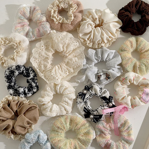 ที่คาดผมขนปุยสไตล์เกาหลี รุ่น Autumn Winter Plush 1380 ทรงพองใหญ่ ทำมือ สไตล์เรโทร หลายแบบ - Product Image 2