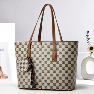 PU Tote <span class=keywords><strong>Bag</strong></span> Classic Checkerboard Check Handbag Pequeno Saco Redondo Pendant Shoulder <span class=keywords><strong>Bag</strong></span> das mulheres para as Mulheres - Product Image 4