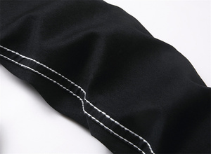 <span class=keywords><strong>Jeans</strong></span> en denim premium avec surpiqûres super résistantes, poches à rabat et broderie fer à cheval - Product Image 3
