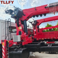 Grue à flèche droite montée sur camion TLLFY 8T, longueur de flèche 17,5 m, avec accessoire tarière pour le forage de pieux de construction