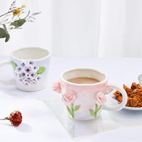 Tasse à café 3D en céramique rose rose rose 12 oz tasses mignonnes faites à la main surprise d'anniversaire de Noël pour les amis ou les amoureux des fleurs