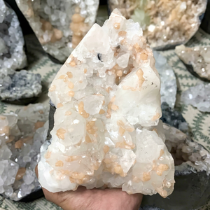 HOT SELL Wholesale Radha Arts Apophyllite Natural <b>Crystal</b> White <b>Raw</b> Rough Stone Quartz Minerals Cluster Healing Decoration - Product Image 5