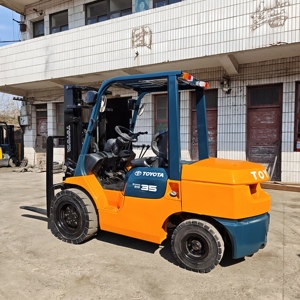 Chariot élévateur diesel Toyota 7FD35 d'occasion, 3,5 tonnes, 4700 kg, moteur en excellent état, 0-1000 heures de fonctionnement - Product Image 4