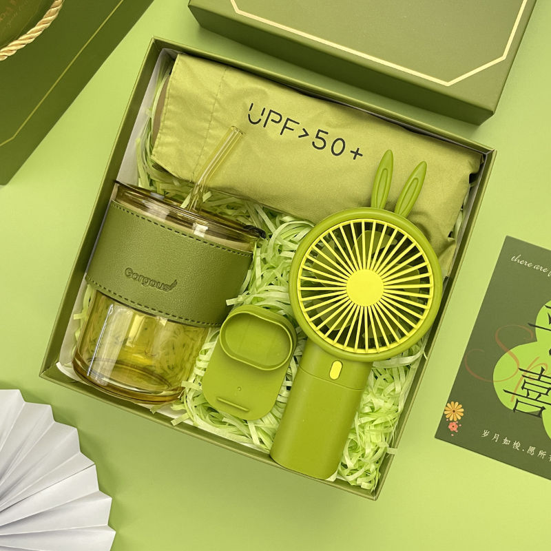 Gobelet à bec + Parapluie + Éventail