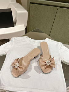 2025 트렌드 럭셔리 맞춤형 채널 여성의 휴가 샌들 비치 스타일 진짜 가죽 슬리퍼 여름 캐주얼 비치 샌들 - Product Image 4