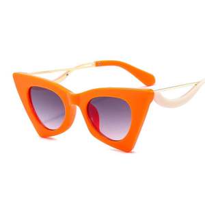 Vente en gros de lunettes de soleil pour femmes, style vintage de luxe 2022, sans monture, œil de chat, noires, surdimensionnées, triangulaires - Product Image 4
