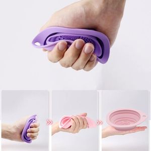 Alfombrilla de Silicona para Limpiar Brochas de Maquillaje, Plegable, con Recipiente, en Oferta - Product Image 3