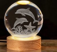 HBL personnalisé 6cm 8cm 3D boule de cristal Led Base en bois USB lampe animaux marins Table lumineuse bureau décor à la maison
