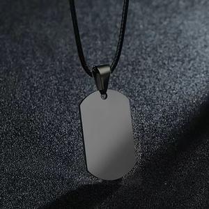 Collier personnalisable Showfay Fashion en acier inoxydable plaqué or 18 carats avec <span class=keywords><strong>pendentif</strong></span> <span class=keywords><strong>photo</strong></span> et lettres gravées au laser <span class=keywords><strong>pour</strong></span> femme et <span class=keywords><strong>homme</strong></span> - Product Image 4