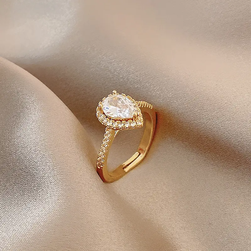 도매 아이스 아웃 지르코니아 큰 눈물 드롭 다이아몬드 반지 여성용 조정 가능한 오픈 웨딩 손가락 반지 금도금 보석 반지
