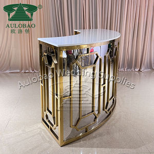 <span class=keywords><strong>Bancone</strong></span> <span class=keywords><strong>Bar</strong></span> in Metallo Dorato con Piano in Vetro a Mezzaluna <span class=keywords><strong>su</strong></span> <span class=keywords><strong>Misura</strong></span> per Ristoranti - Product Image 5