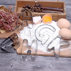 Élégantes emporte-pièces à lettres <span class=keywords><strong>de</strong></span> 12 pièces avec un emballage raffiné pour les cadeaux <span class=keywords><strong>de</strong></span> fêtes et la pâtisserie pour occasions spéciales - Product Image 5