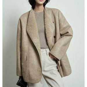 แจ็กเก็ตหนังเทียมสำหรับผู้หญิงเสื้อโค้ทฤดูหนาวขนแกะโอเวอร์ไซส์แบบกลับด้านได้ตามต้องการ - Product Image 1