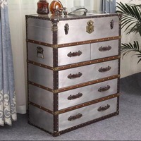 Chaise industrielle de luxe en aluminium, style loft, armoire de rangement vintage, coffre, grande armoire rétro aviateur