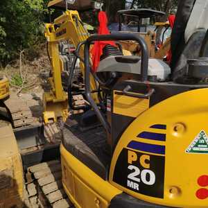 Mini-pelles Komatsu PC20MR/PC18MR/PC27MR d'occasion, modèle 2021, poids opérationnel de 1 tonne, capacité de la benne de 0,08 m, compactes et fiables - Product Image 2