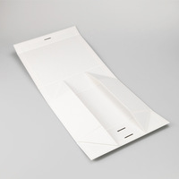 Boîte d'emballage en papier pour vêtement de qualité supérieure Boîtes en papier cadeau pliantes en carton à fermeture magnétique imprimée avec logo personnalisé avec nœud papillon