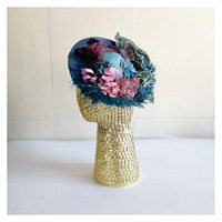 Expositor de cabeza de maniquí hexagonal dorado de alambre de gallinero con cuello para exhibición de pelucas, sombreros y accesorios para la cabeza, para venta minorista