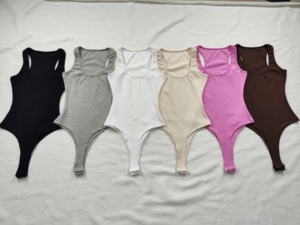 Completo Due Pezzi per Donna: Top Canotta <span class=keywords><strong>a</strong></span> Costine con Schiena Scoperta e <span class=keywords><strong>Pantaloni</strong></span> della Tuta in Maglia <span class=keywords><strong>a</strong></span> Costine - Product Image 5