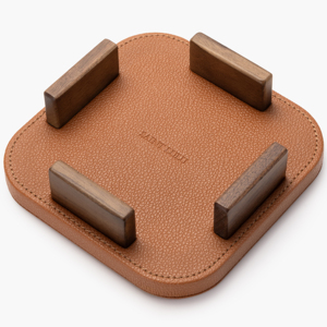 Sous-verres modernes empilables faits à la main et écologiques en bois de noyer et cuir pour restaurants, maisons et hôtels - Product Image 4