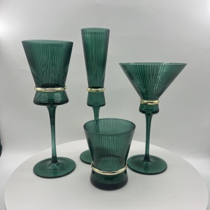 Flûte à <span class=keywords><strong>champagne</strong></span> verte à côtes, verre à martini avec ceinture dorée - Product Image 1